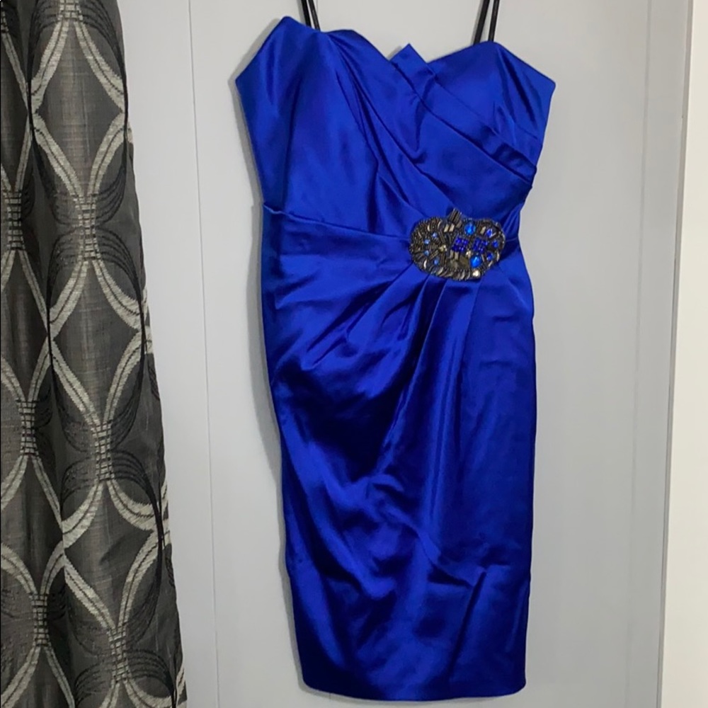 Dress - Picture 2 of 8